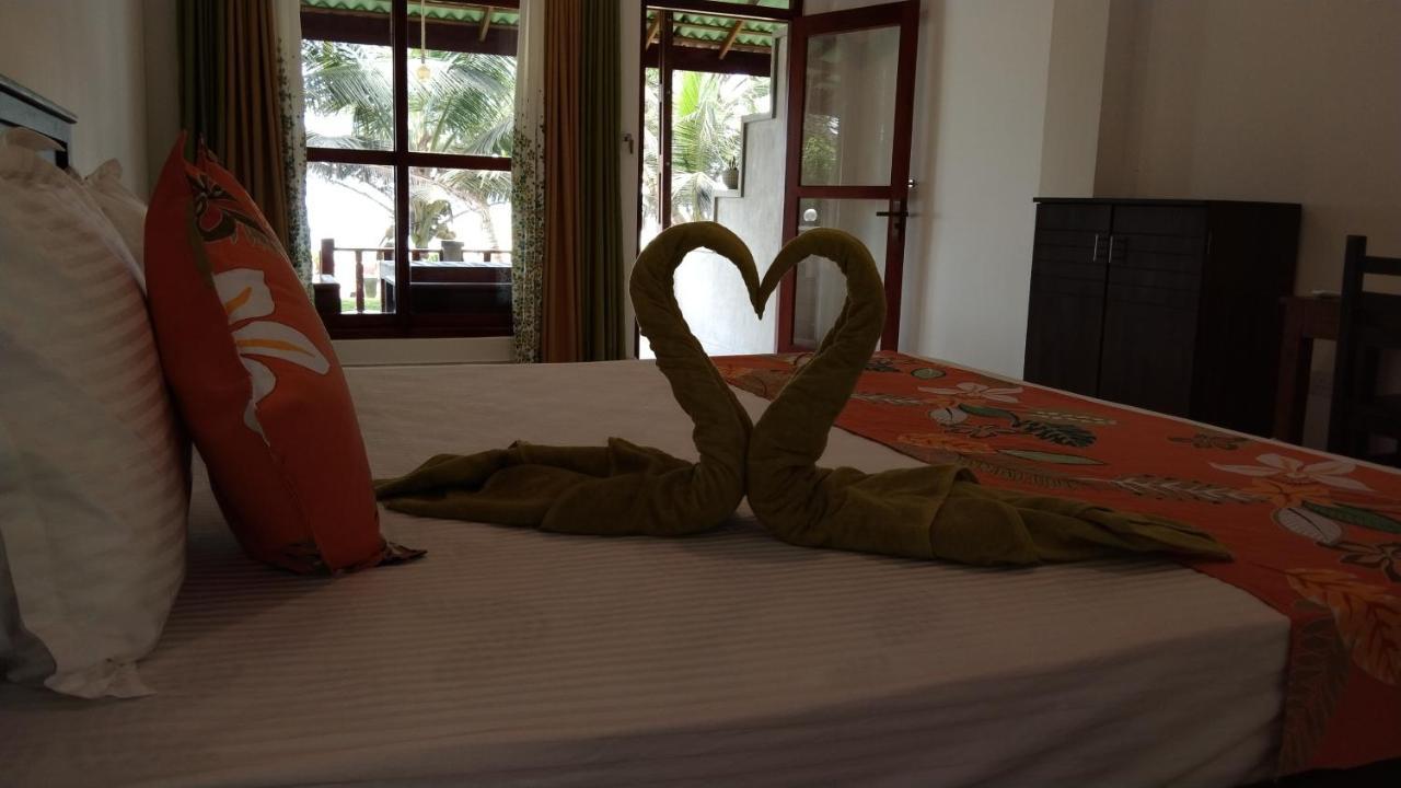 Relax Beach Resort ウェリガマ エクステリア 写真